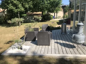 Terrasse en bois aux Sorinières